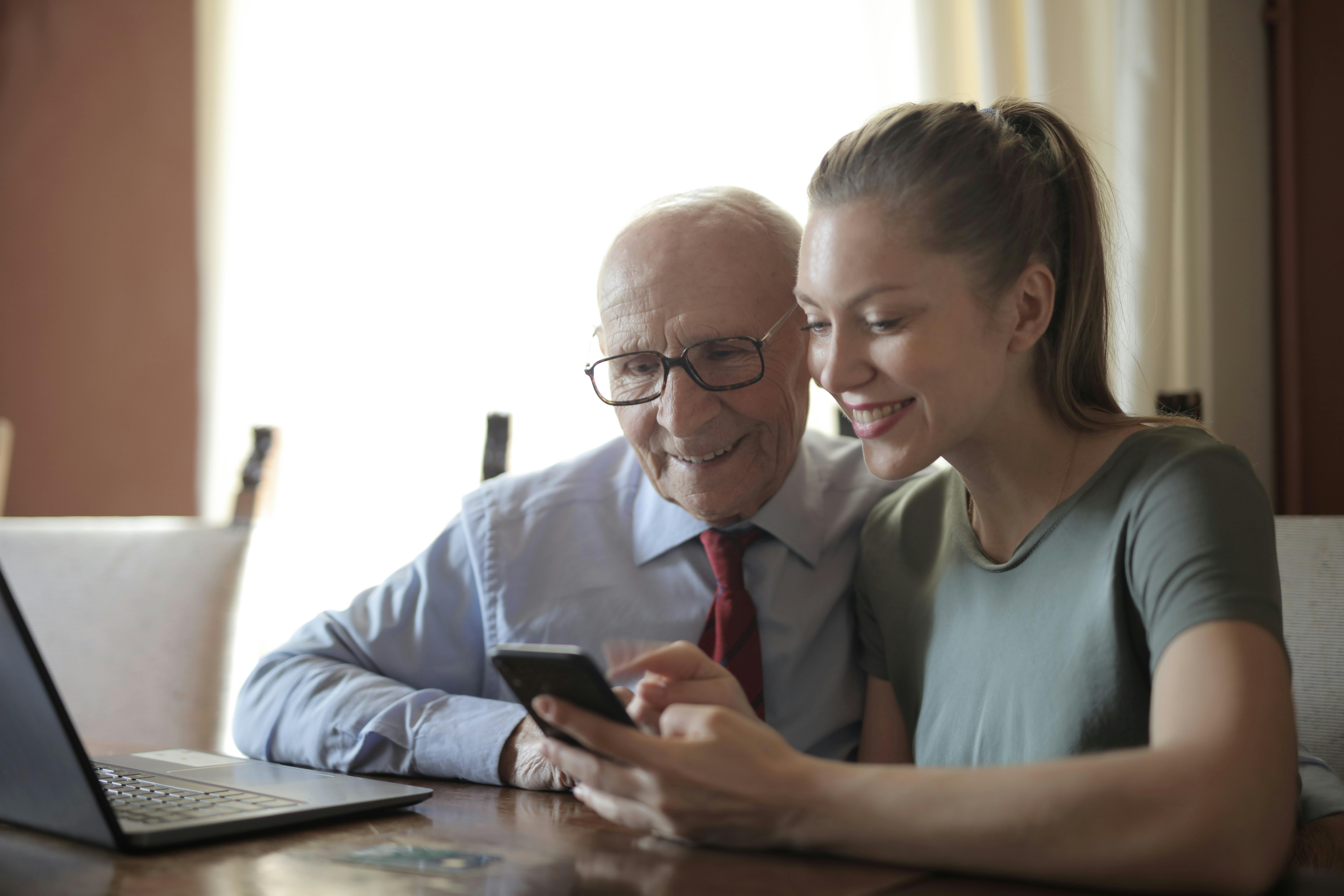 Adultos mayores: entre los que se jubilan y los que quieren emprender