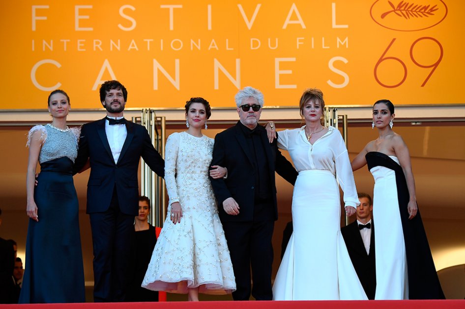 Pedro Almodóvar entusiasma a Cannes con «Julieta»
