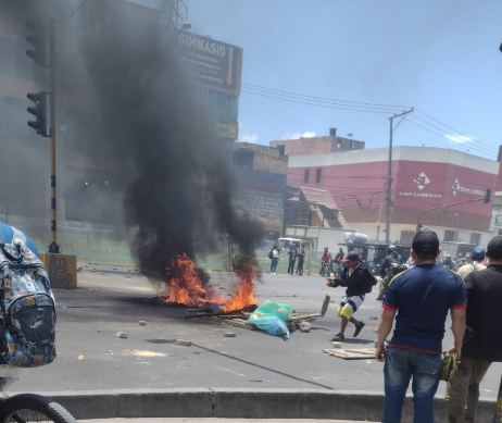 Protesta de bicitaxistas siembra el caos en Patio Bonito, al sur de Bogotá.