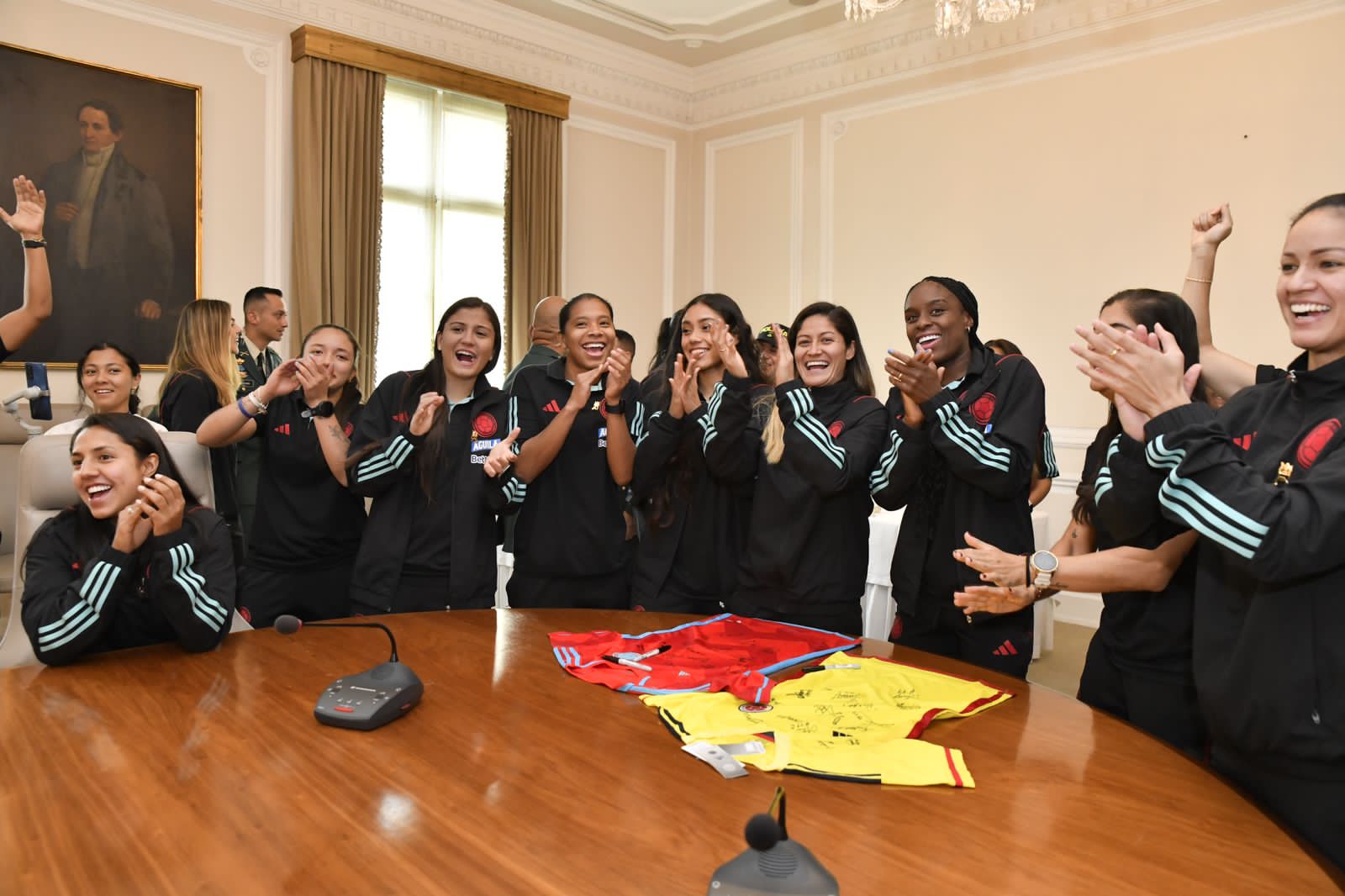 El presidente Petro anunció inversión de $8.000 millones para el fútbol femenino