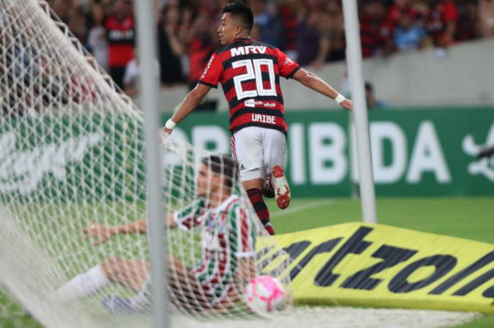 Fernando Uribe marcó doblete en la victoria de Flamengo frente a Fluminense