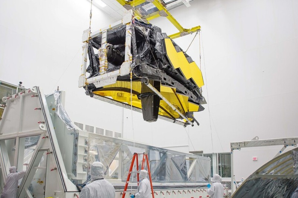 Así se veía el James Webb plegado, en el centro Goddard de la NASA .