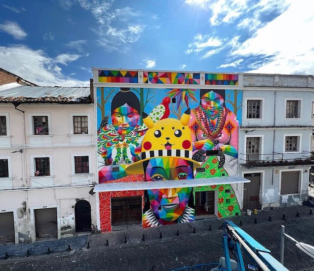 Lanzan pintura contra un mural del artista Okuda que incluía un Pikachu