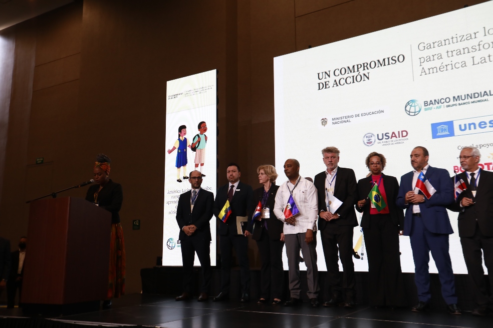 Ministros de la región lanzan compromiso para reducir brechas de aprendizaje