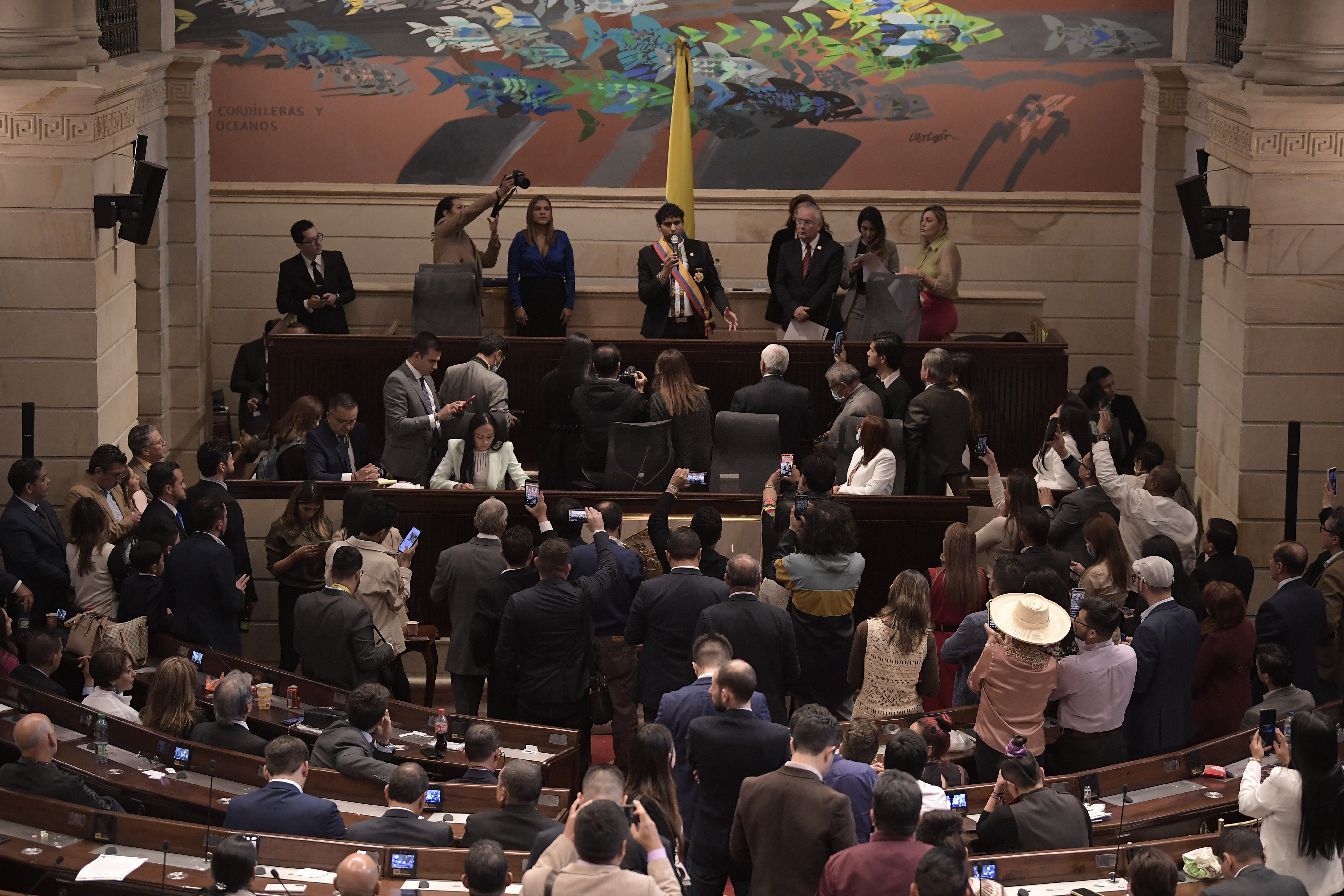 Representantes a la Cámara por Bogotá: un eslabón perdido entre el Distrito y la Nación