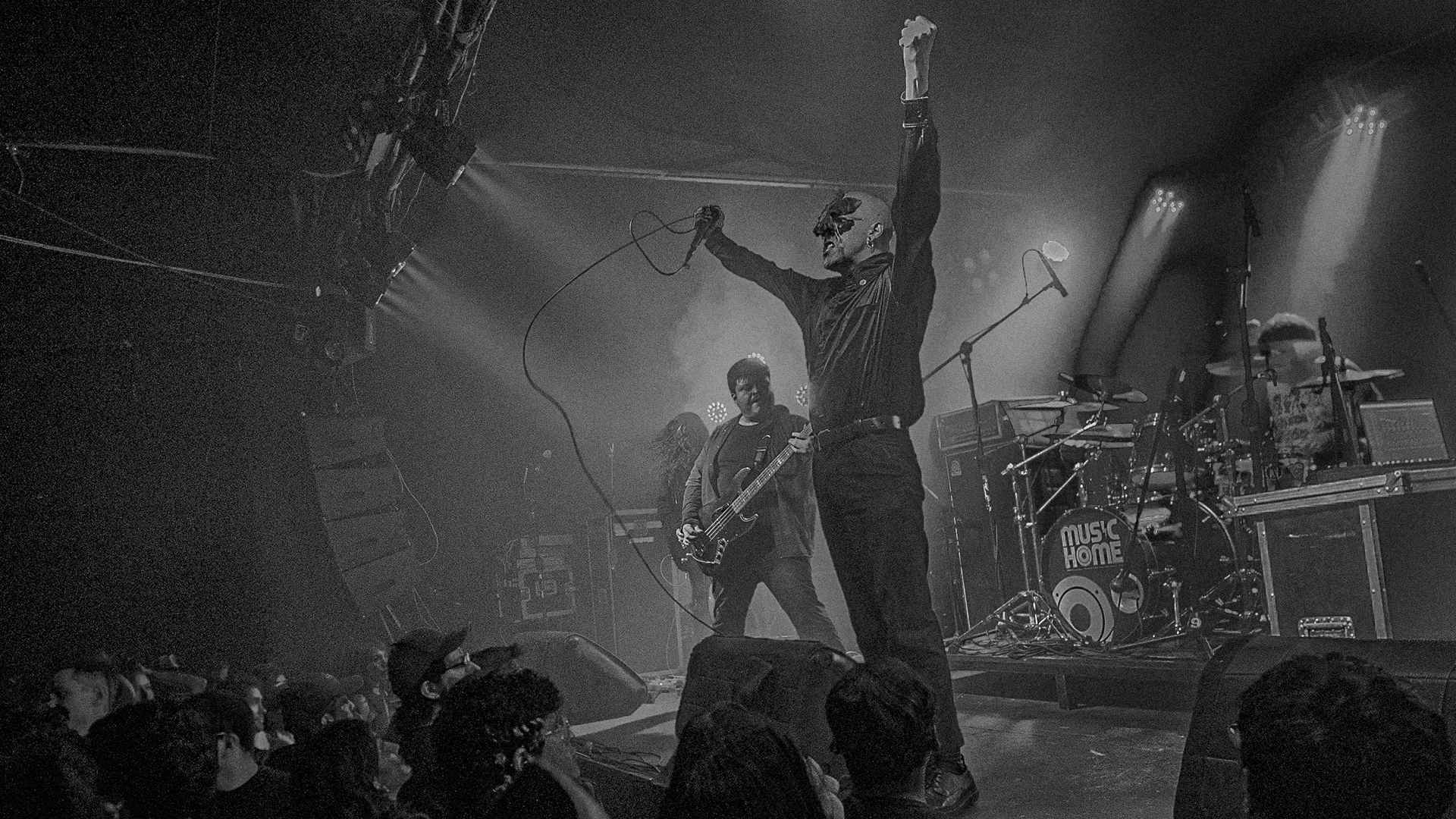 Cáncer y música: el vocalista de hardcore que no puede bajarse de la tarima