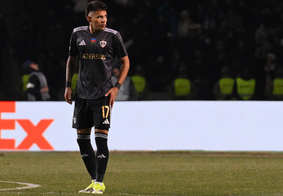 Camilo Durán le dio la victoria a Qarabag en Champions League con doblete histórico