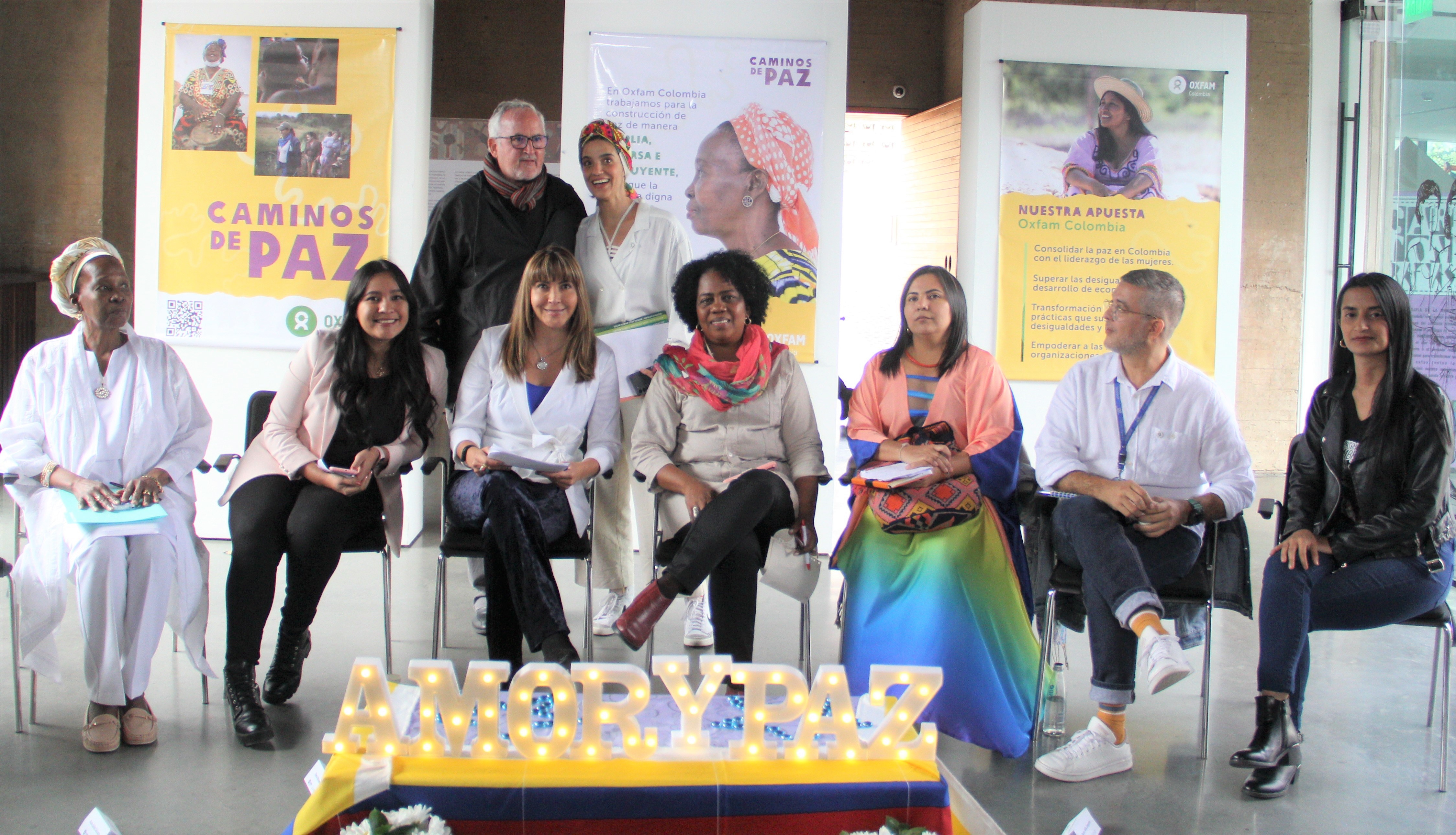 Lideresas de Arauca, Bolívar, Chocó, Cauca, La Guajira, Cundinamarca y Valle del Cauca trabajan por transformar sus territorios desde la educación, el empoderamiento político, el arte, la tradición junto al equipo de Oxfam Colombia.