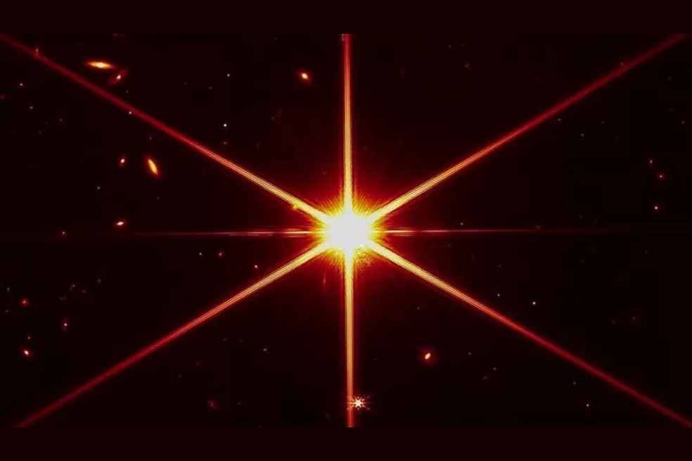 Una estrella totalmente nítida: esta es la primera imagen tomada por el James Webb