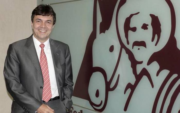 Roberto Vélez Vallejo:  Uno no es bicultural hasta que no conoce y vive en Asia