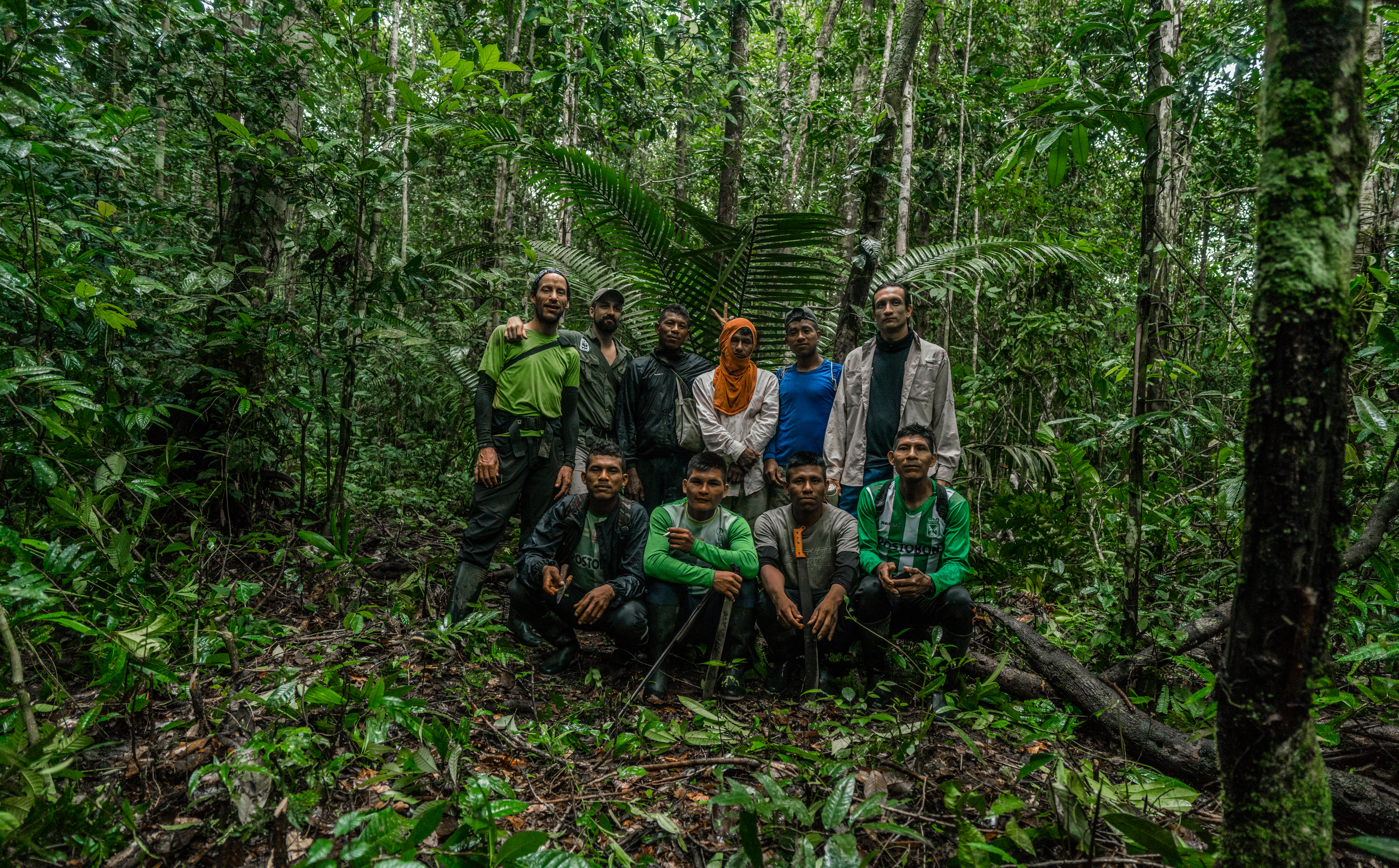 El equipo de monitores locales y el equipo técnico de WWF Colombia en Umancia, Resguardo Indígena Predio Putumayo, Amazonas. ©Luis Barreto/WWF Colombia