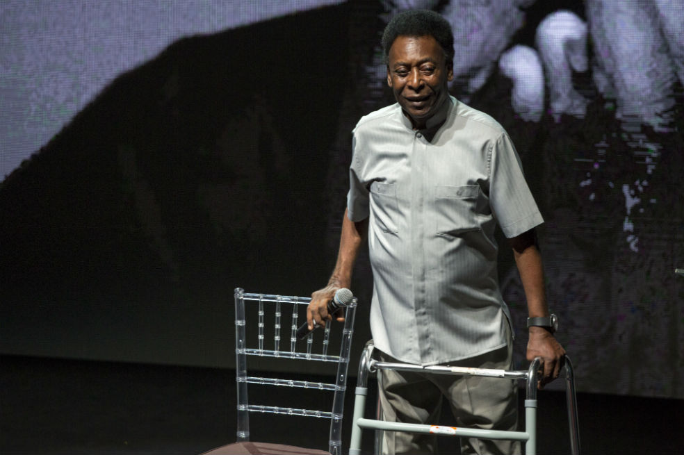 Pelé fue internado de urgencia por un agotamiento severo