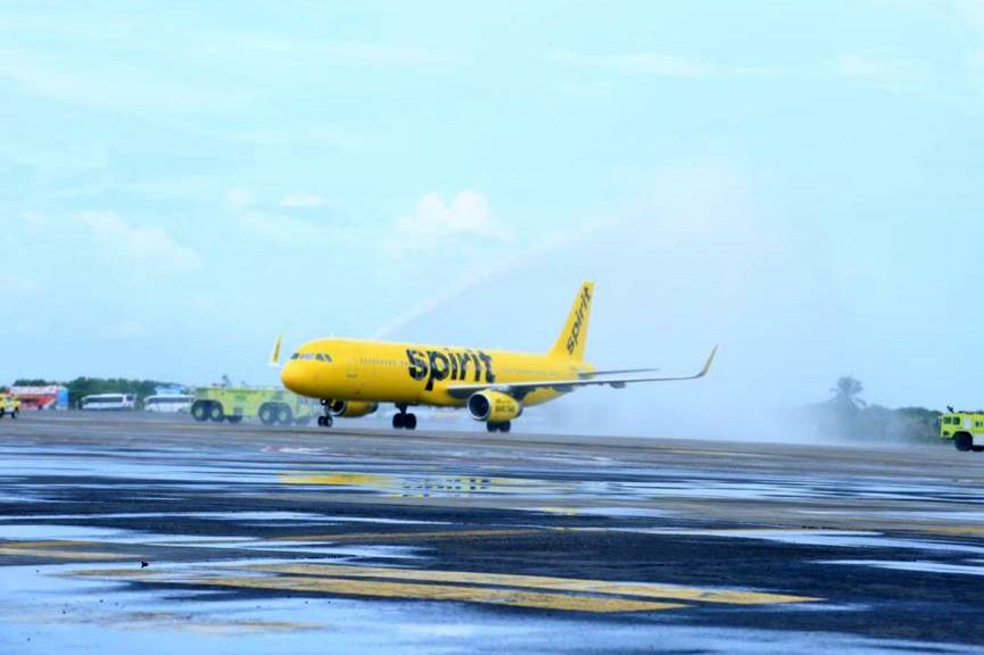 Colombia reanuda vuelos internacionales