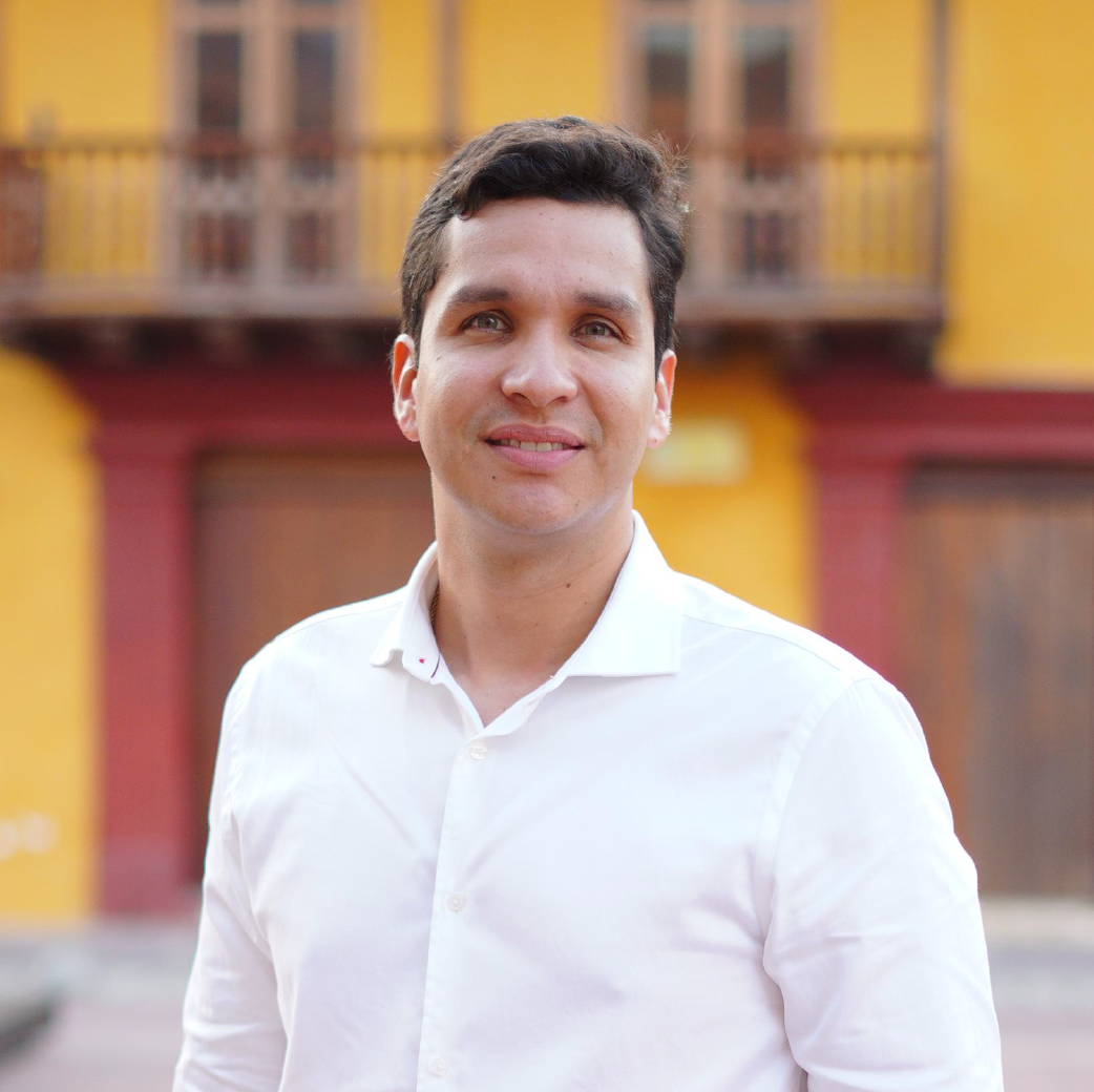 La función principal de UMATA es garantizar la prestación del servicio de asistencia técnica agropecuaria a pequeños y medianos productores rurales del municipio.
