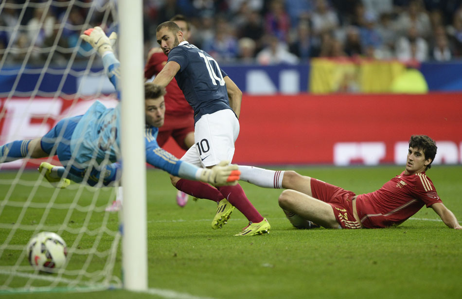 Empieza a cansarme que me anulen goles: Benzema