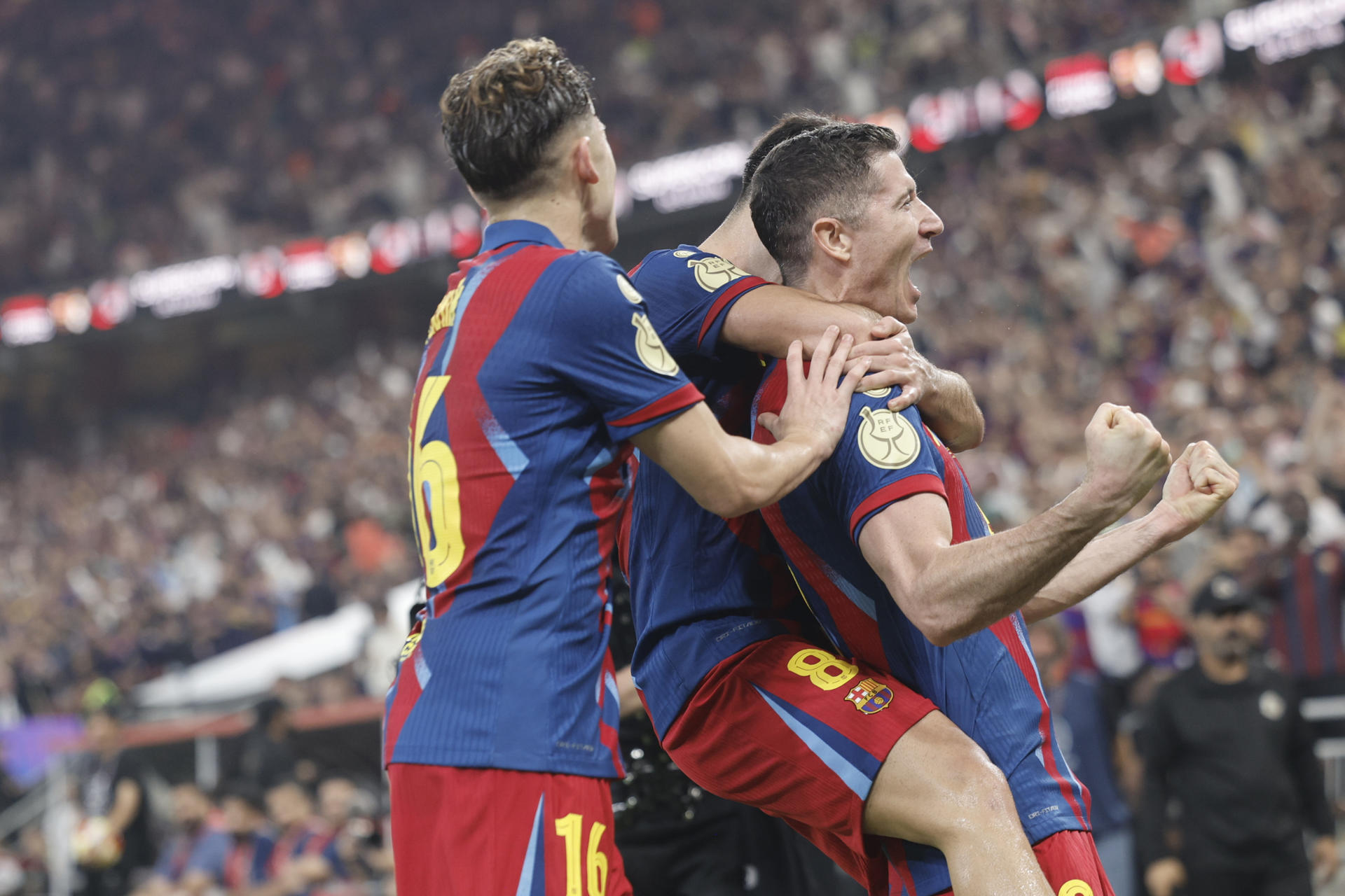 Barcelona le ganó un partidazo a Real Madrid y repite el título de la Supercopa: video
