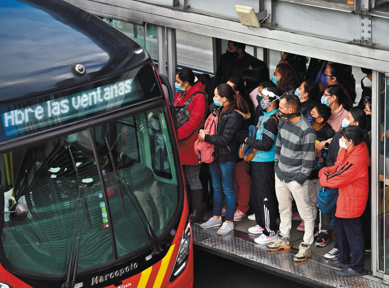Transmilenio es servicio esencial y debe ser garantizado: Luis Ernesto Gómez