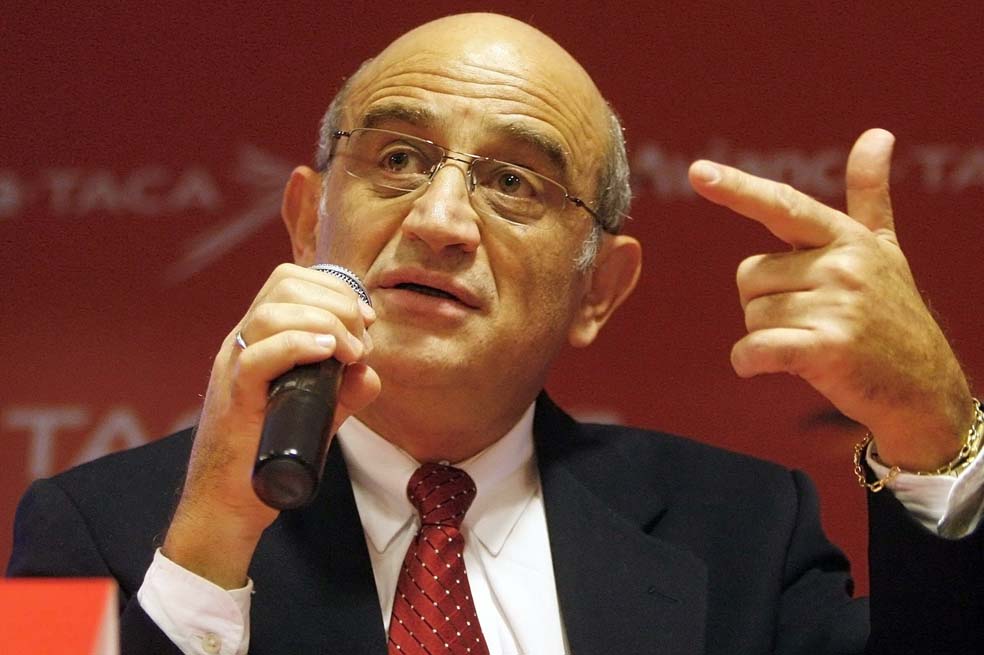 Efromovich se defiende con versión que podría mostrar otra historia