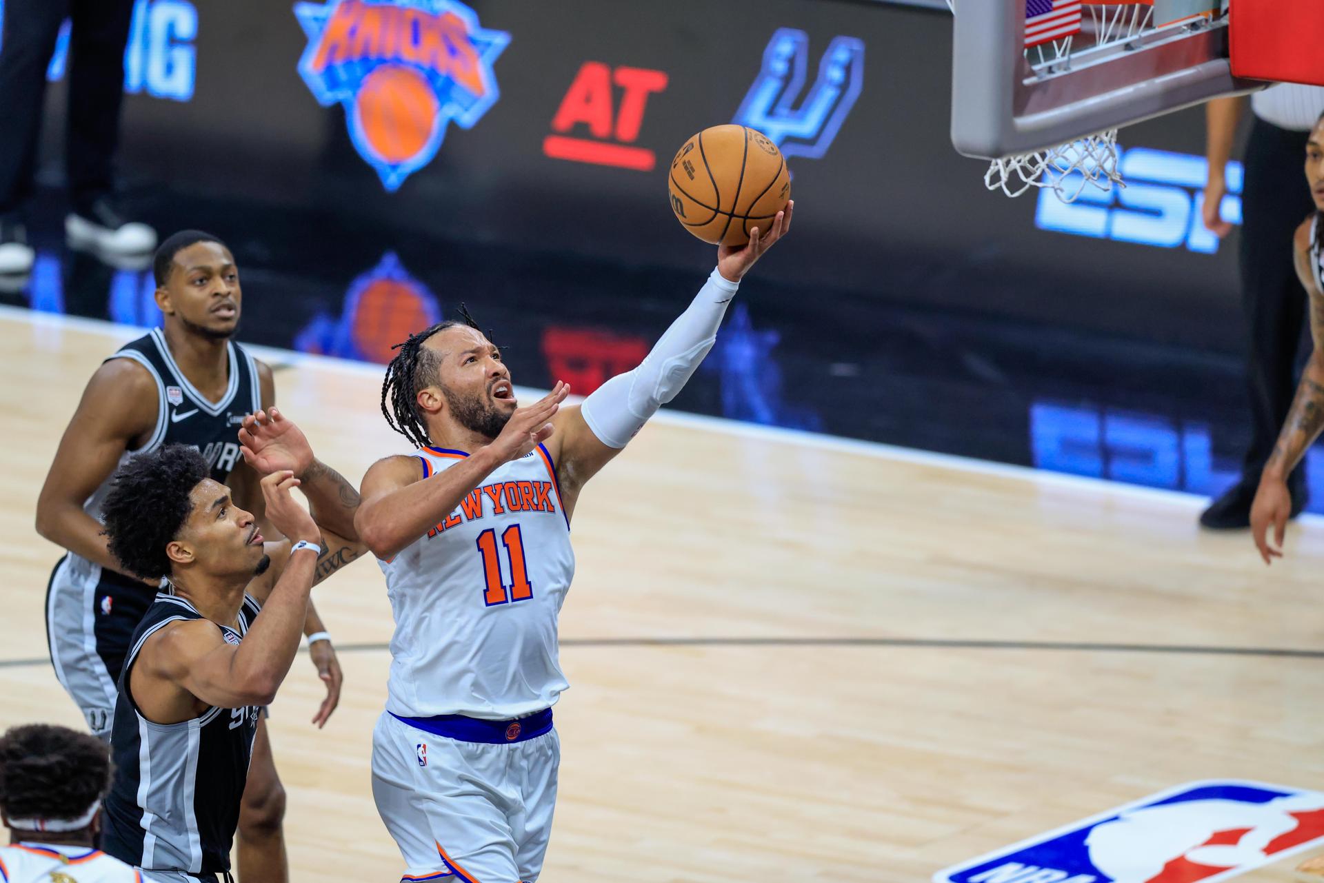 Knicks golpeó primero en las Finales de la NBA: Brunson lideró el triunfo sobre Spurs