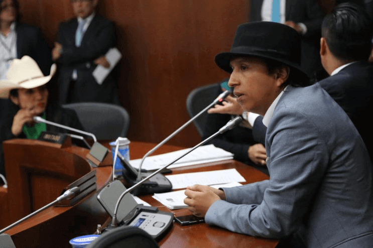‘Manguito’ radica proyecto para prohibir divulgación de música misógina