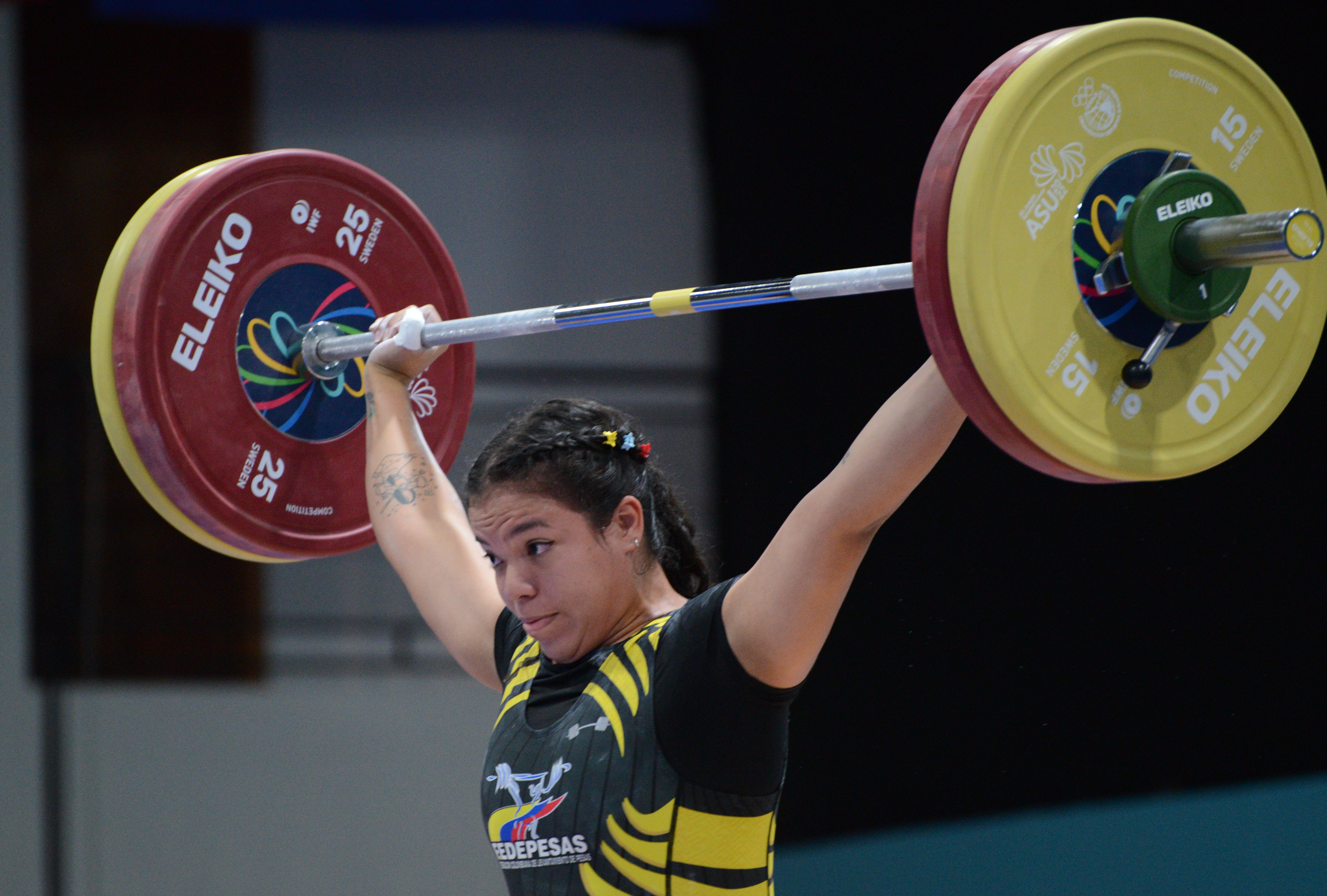 AMDEP7249. ASUNCIÓN (PARAGUAY), 05/10/2022.- Hellen Escobar de Colombia compite hoy, en 87kg femenina única de levantamiento de pesas en los Juegos Suramericanos 2022 que se realizan en Asunción (Paraguay). EFE/ Martín Crespo