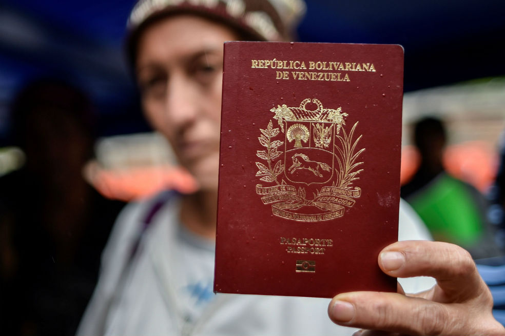 ¿A qué países pueden viajar los venezolanos sin visa en 2025?