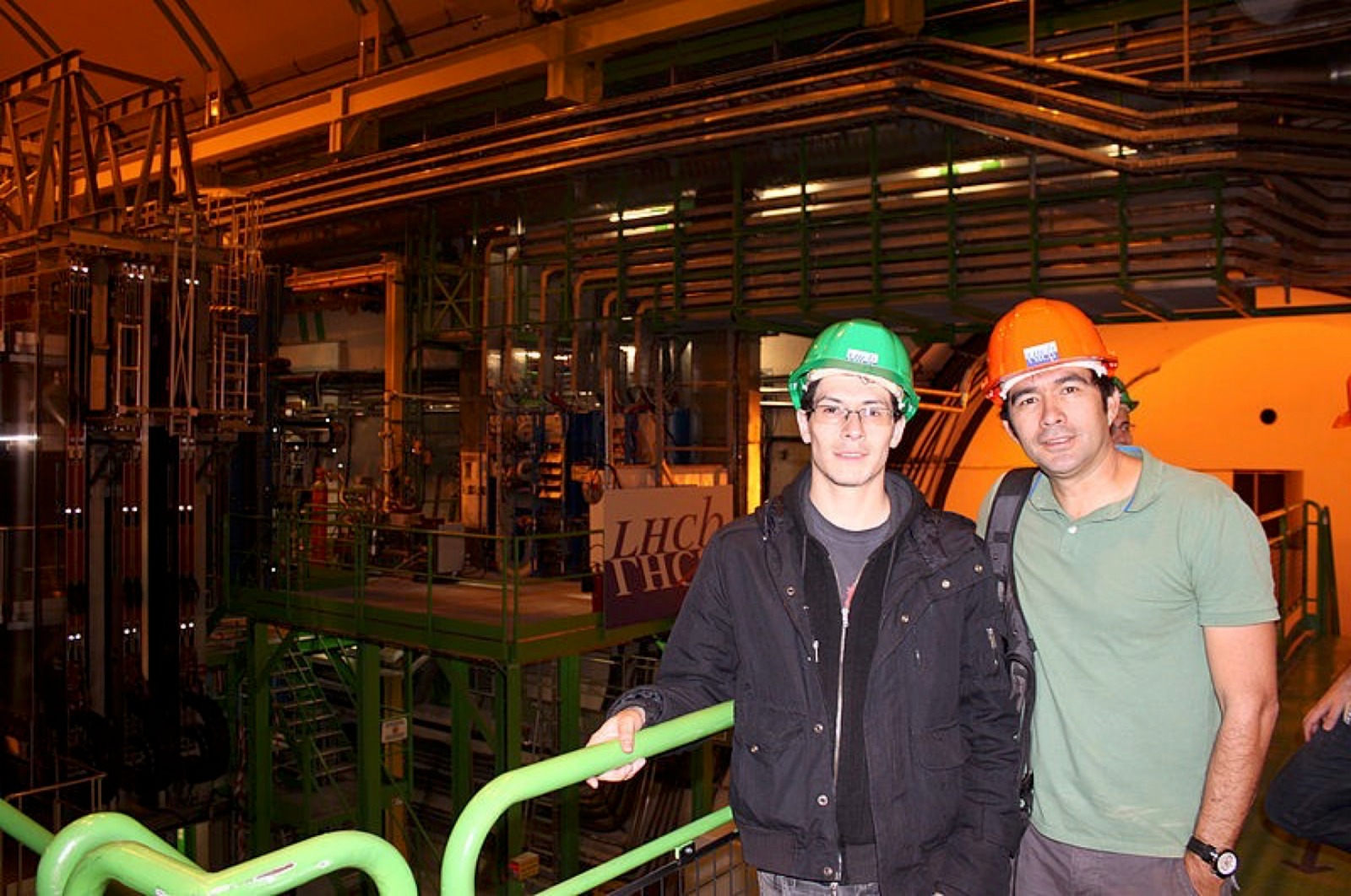 Investigadores de la U. Nacional en el CERN. /Archivo partícular.