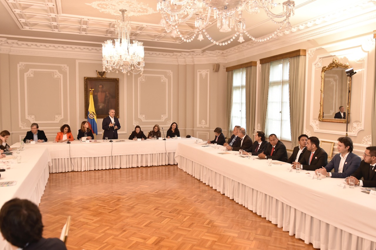 Dejar atrás vanidades y atender necesidades, la propuesta de Duque a los mandatarios electos