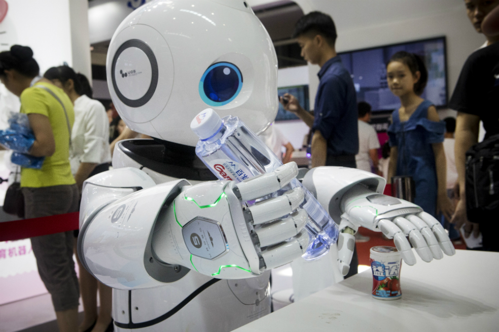 Compañías crean cocina manejada por robots