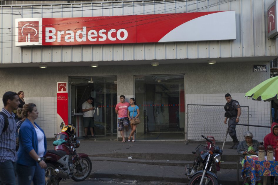 Profunda crisis crediticia afecta ingresos bancarios en Brasil