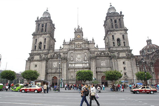 En la imagen, la catedral de Ciudad de México, construida encima del templo de Quetzalcoatl en Tenochtitlán, por orden de Hernán Cortés en 1524. 