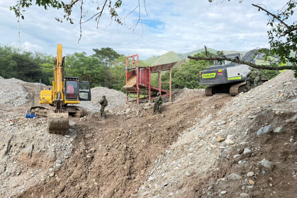 Minería ilegal en Tolima: así opera una mina de oro controlada por grupos armados