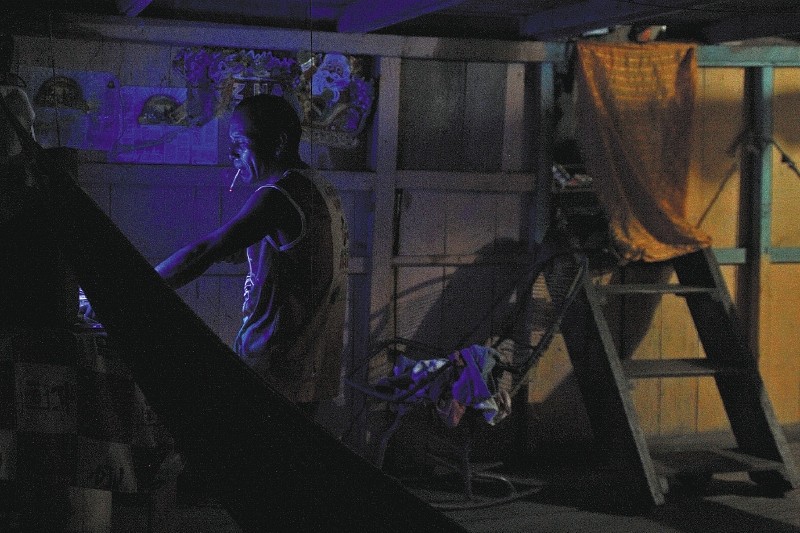 Con la luz y el agua a medias, Puerto Nariño (Amazonas) lucha contra el coronavirus