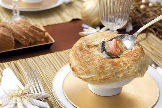 Receta navideña: Sopa cremosa con vegetales y camarones