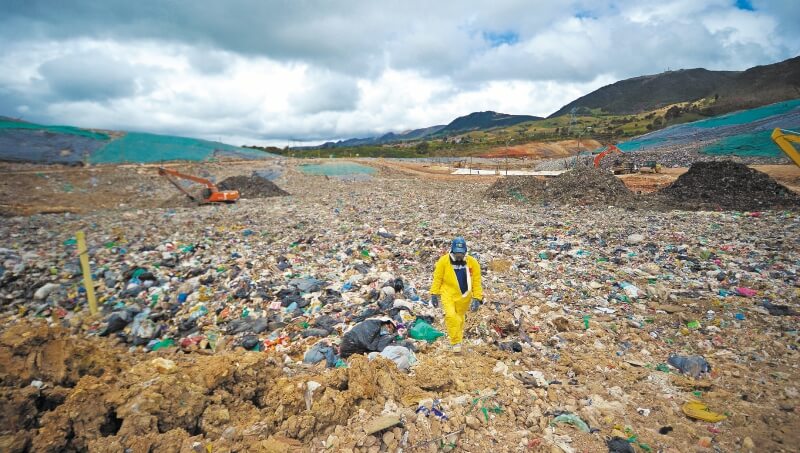 No todos los operadores de aseo dejarán de cobrar el servicio con el recibo del Acueducto. Solo lo harán Promoambiental y Agua Limpia. / Óscar Pérez