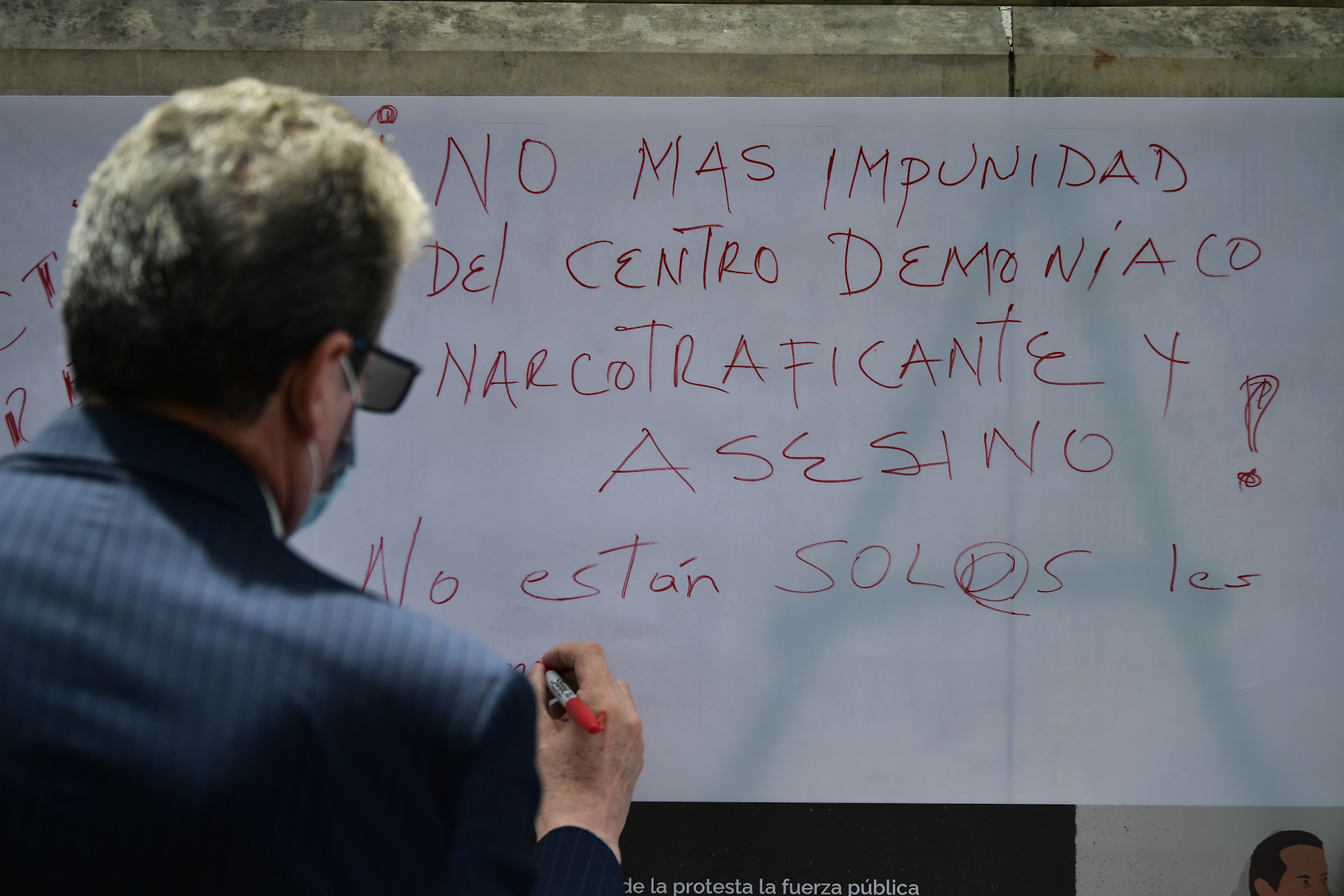 La Fiscalía 102 especializada de Pasto contra bandas criminales asumió la investigación y determinó que no había elementos probatorios que sustentaran la versión de la Fuerza Pública sobre el ataque a sus tropas. Por el contrario, dijo que fue un ataque indiscriminado contra población indefensa. Por eso, vinculó al capitán de la Policía Javier Enrique Soto García y al mayor del Ejército Luis Fernando González Ramírez, al mando de las tropas que ese día hacían el operativo de erradicación forzada.
