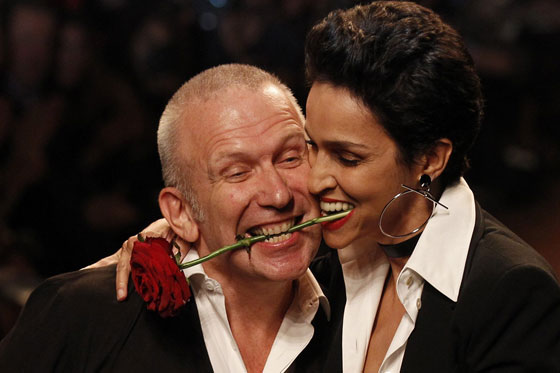 Jean Paul Gaultier pone de moda el cuero