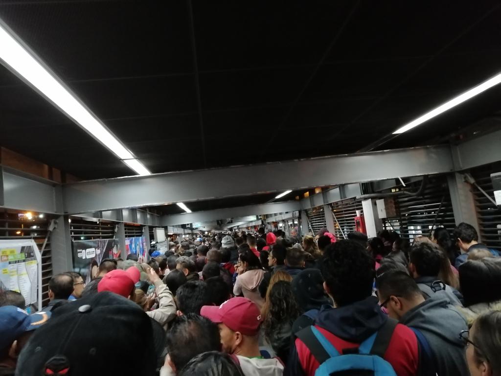 Transmilenio no está prestando servicio en la estación Calle 100 sentido sur-norte