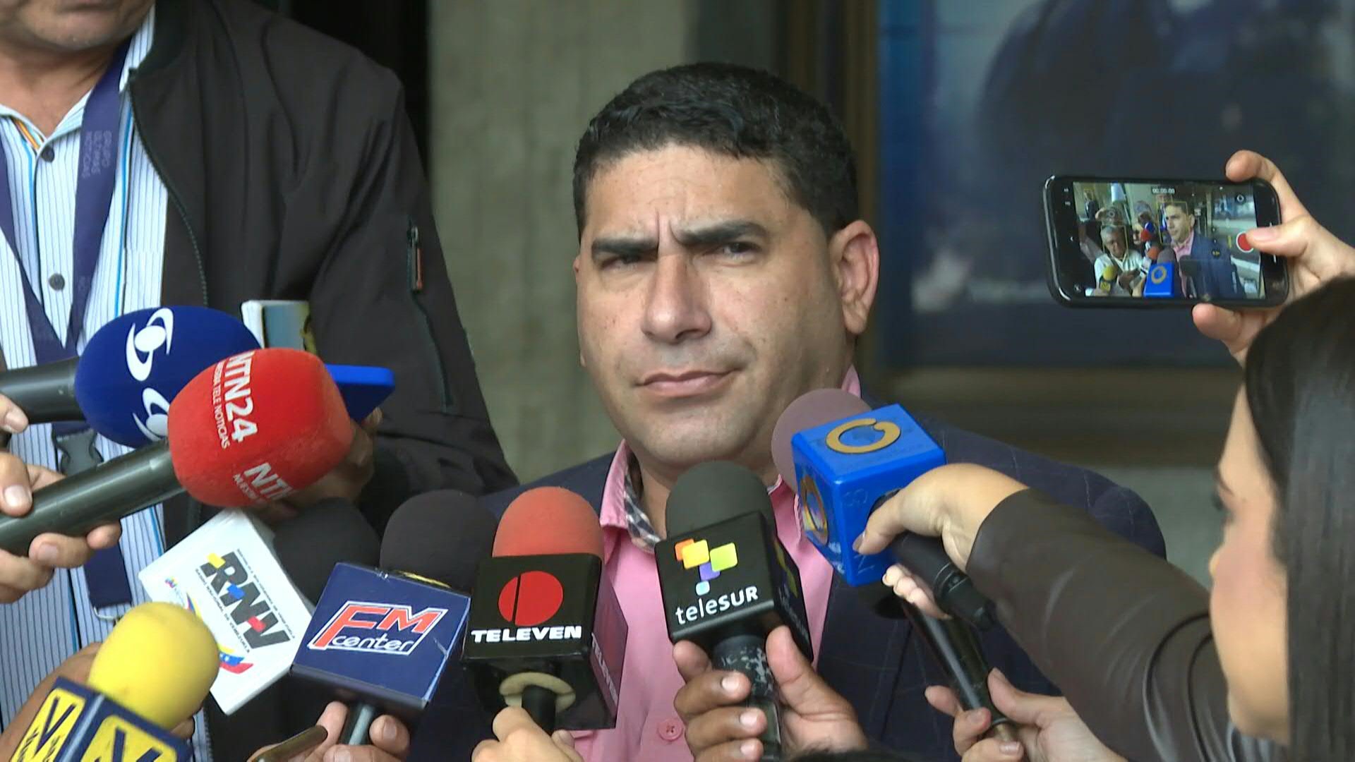 El empresario Luis Ratti pedirá anular la papeleta de la Mesa de Unidad Democrática, la coalición de la oposición.