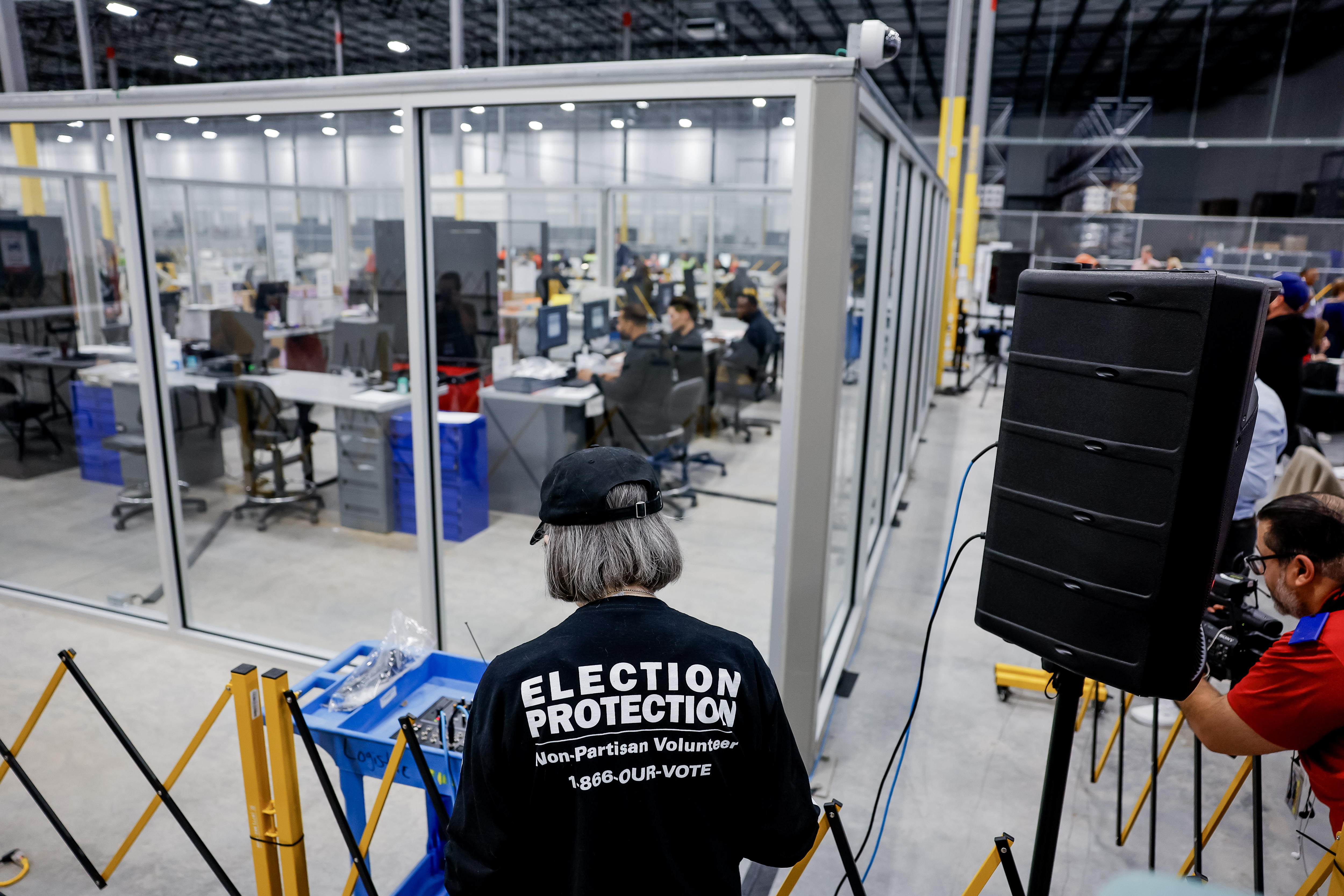 Alerta en EE. UU.: Trump se prepara para tomar el control de las elecciones, según el Post