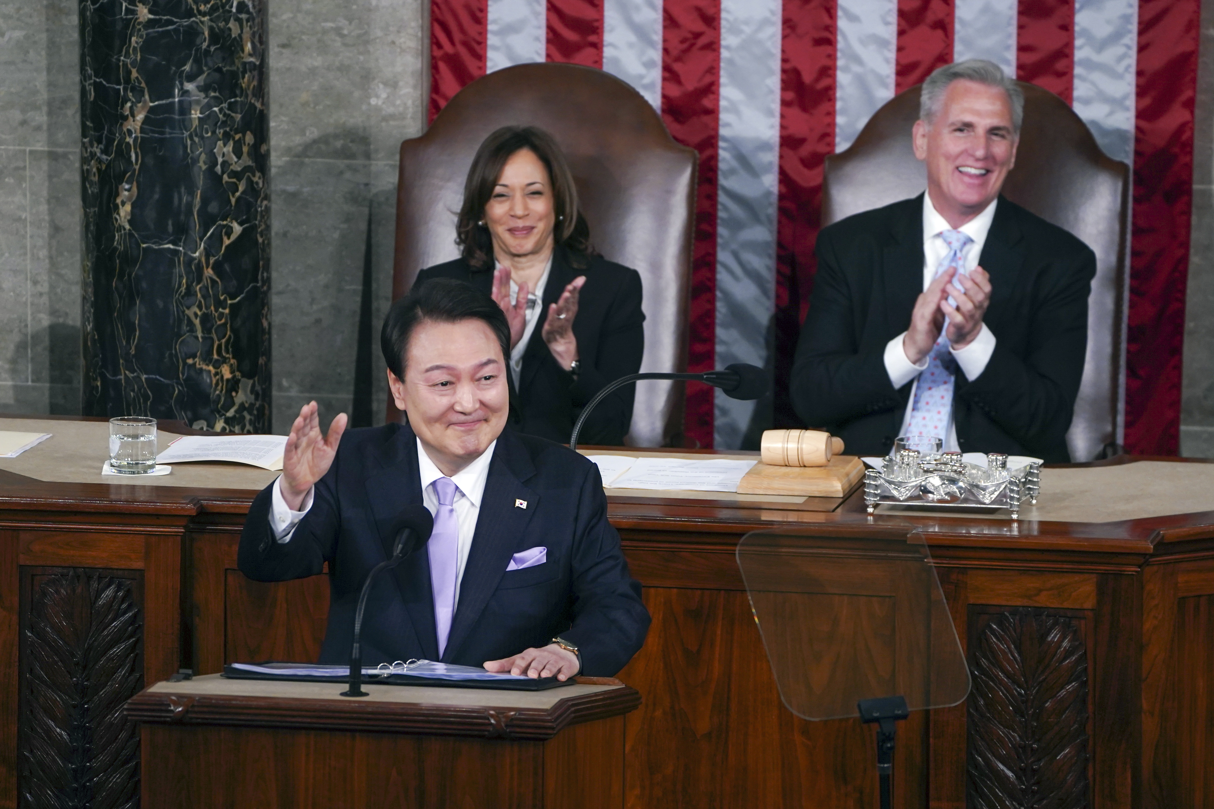 El presidente surcoreano sorprendió a Joe Biden cantando “American Pie”