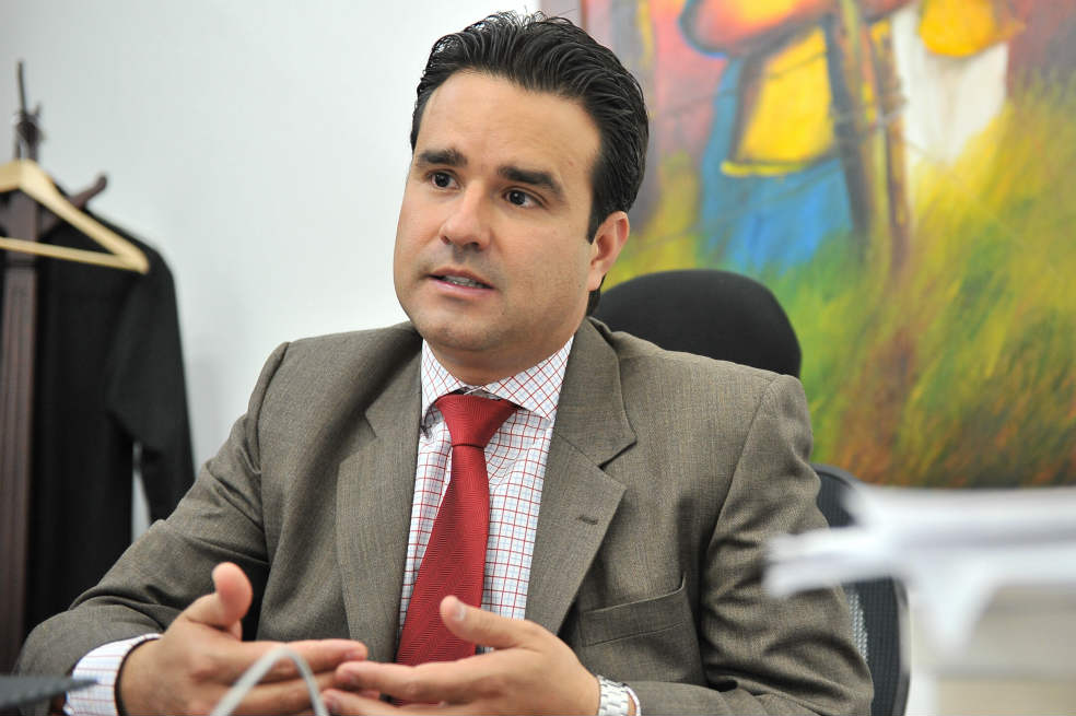 "Mejor ‘Timochenko’ congresista que dando bala": Posada
