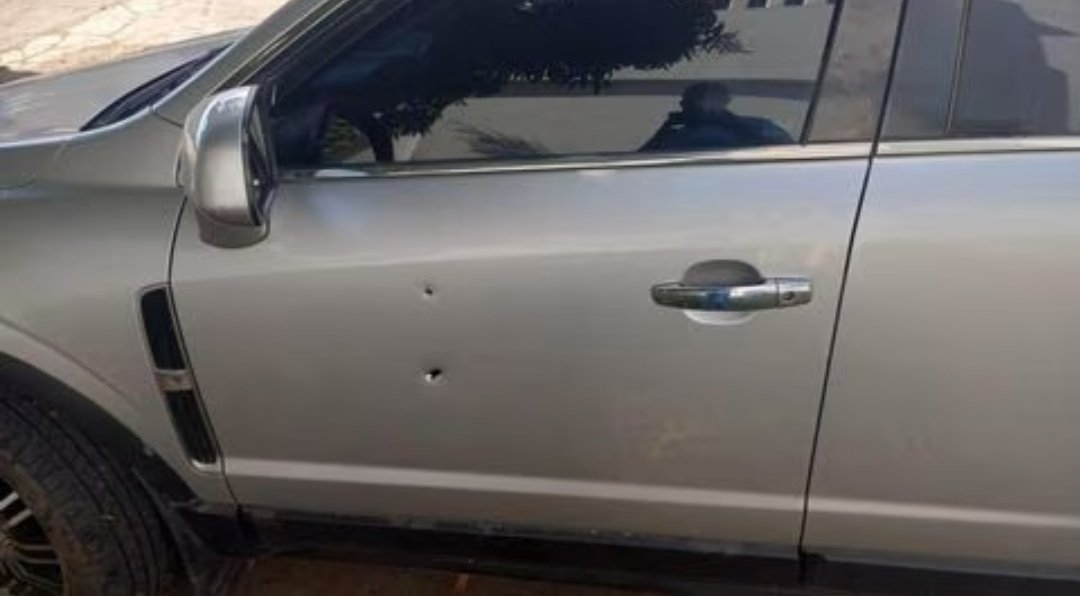 El auto en el que se movilizaba el alcalde no contaba con blindaje.