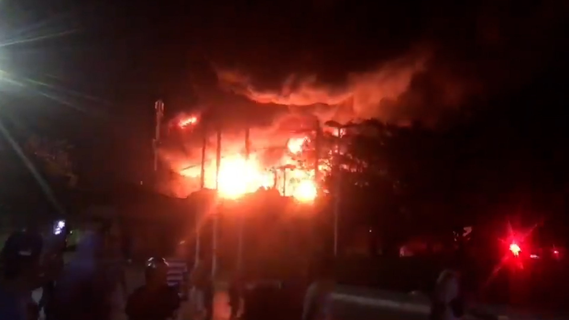 Incendio en Barranquilla afectó ocho locales del barrio San Roque