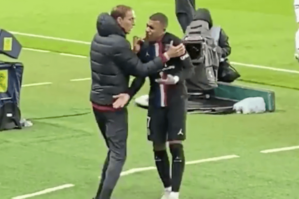 Mbappé se enfadó con su entrenador por sustituirlo