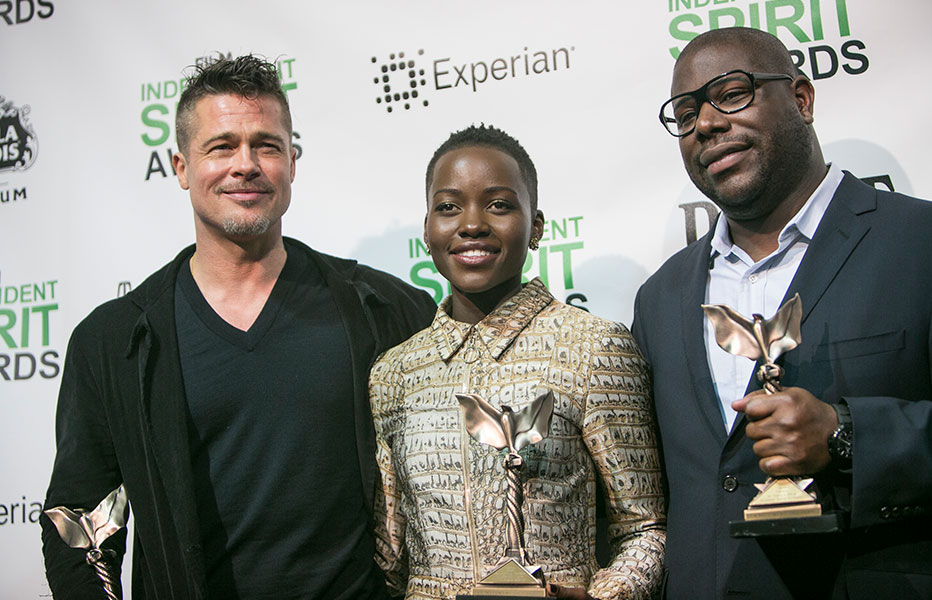 Brad Pitt, Lupita Nyong’o y Steve McQueen triunfadores en los Spirit Awards