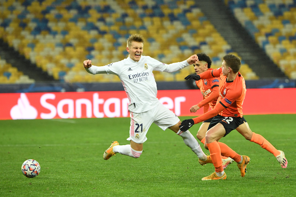 Real Madrid quedó al borde de la eliminación tras perder frente al Shakhtar 2-0 por la Champions