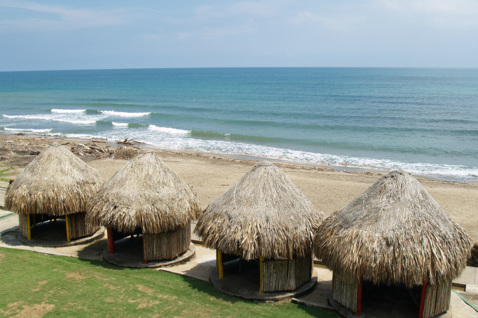 Por mar de leva, restringen uso de playas del Atlántico