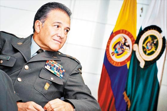 General Naranjo dice que narcos arman campaña en su contra