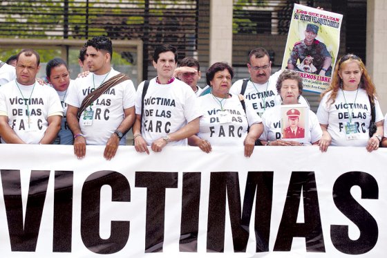 Bogotá les rinde homenaje a las víctimas